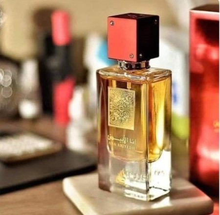 عطر أنا الأبيض الحمراء